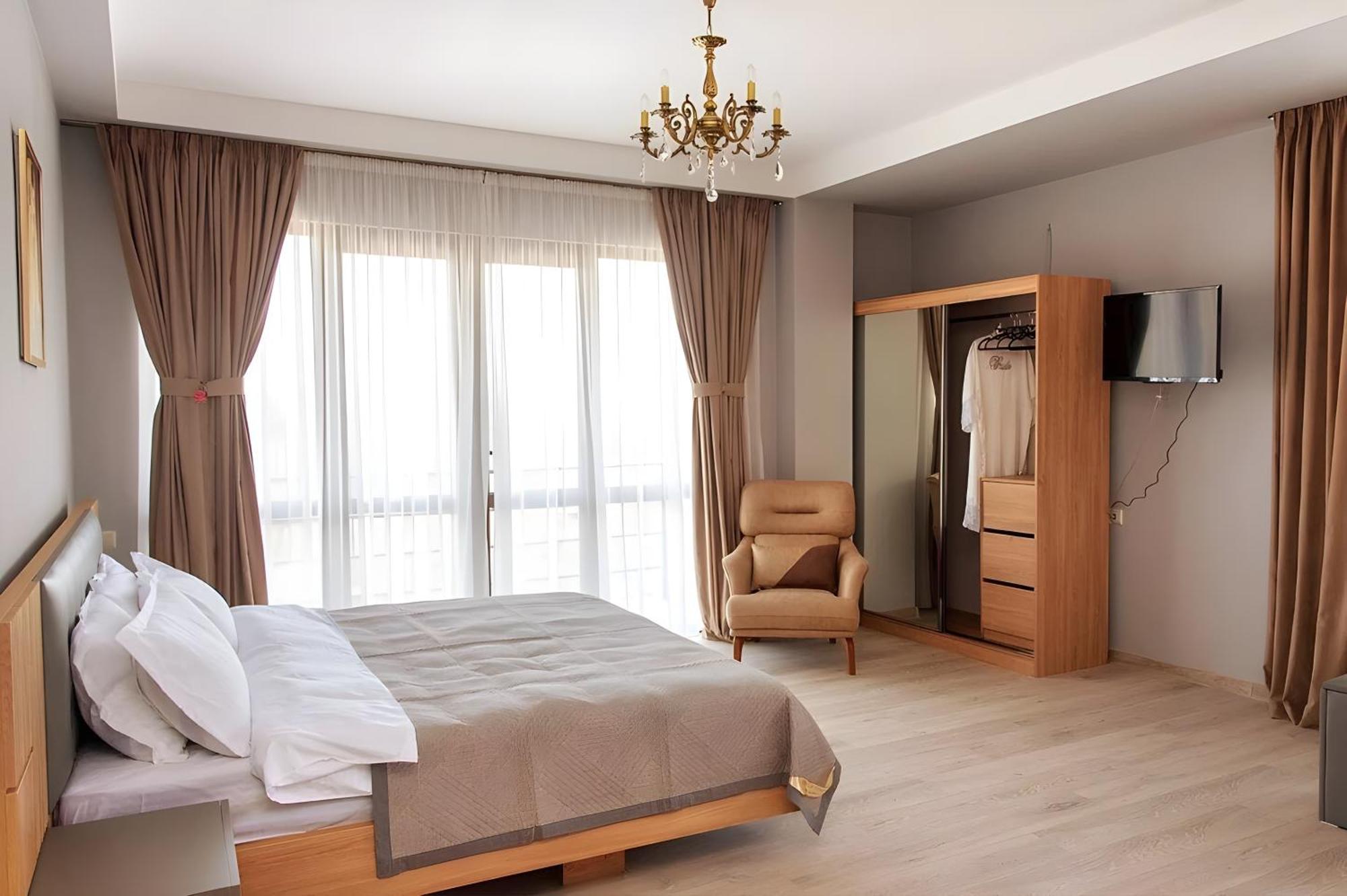 Tbilisi Mare Hotel Екстериор снимка